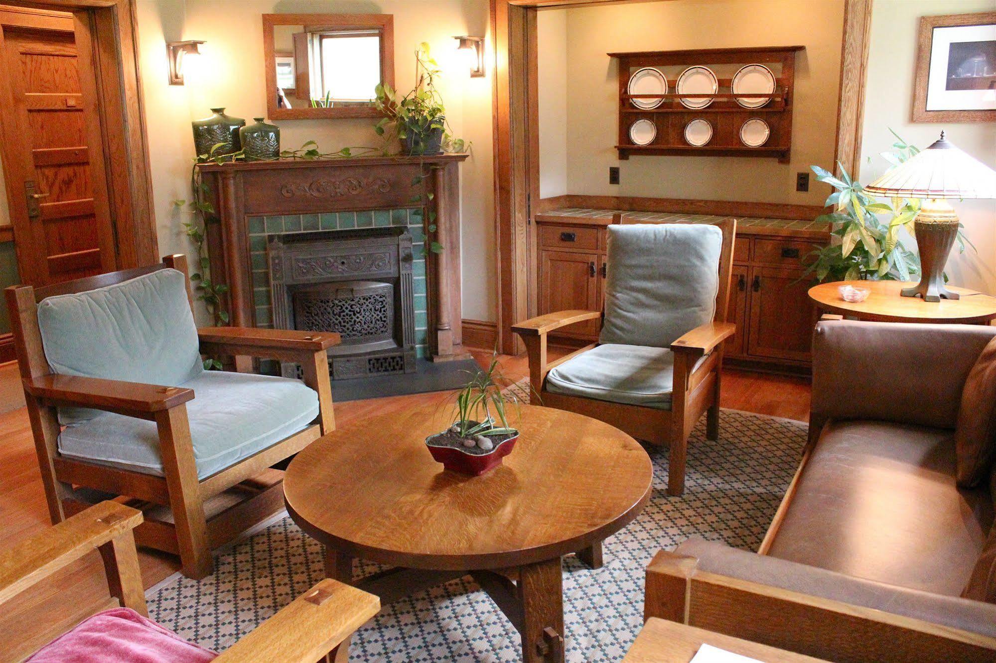 Roycroft Inn East Aurora Экстерьер фото
